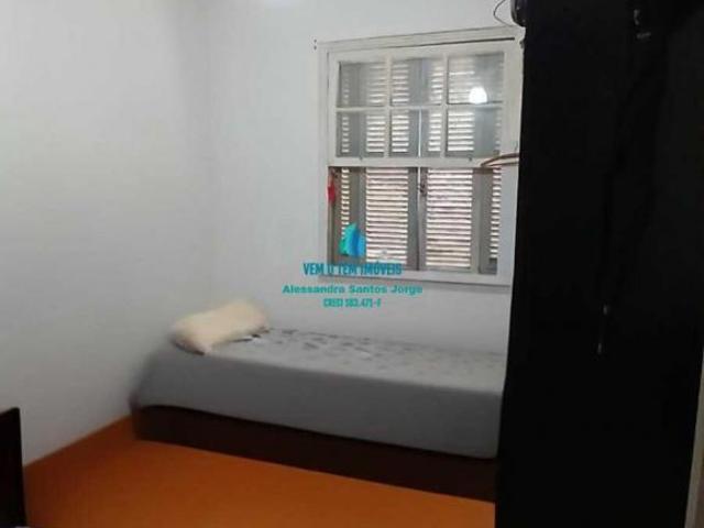Casa Sobreposta 3 dormitórios, QUINTAL, 100% térrea, em Encruzilhada, Santos/SP