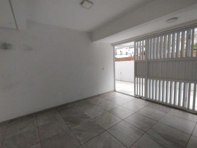 Casa Sobreposta Alta à Venda no Campo Grande – Próxima ao Canal 1