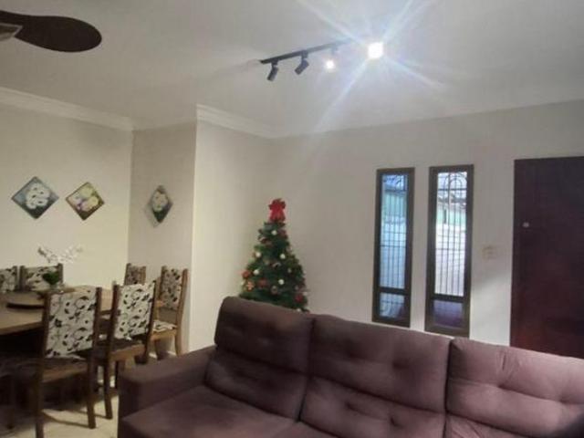 Casa sobreposta térrea a venda com 3 dormitórios no Estuário em Santos SP