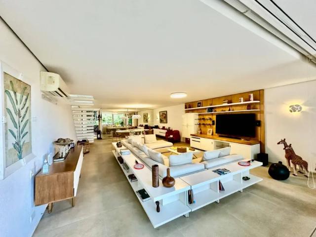 Casa Sofisticada em Condomínio à venda na Praia de Maresias