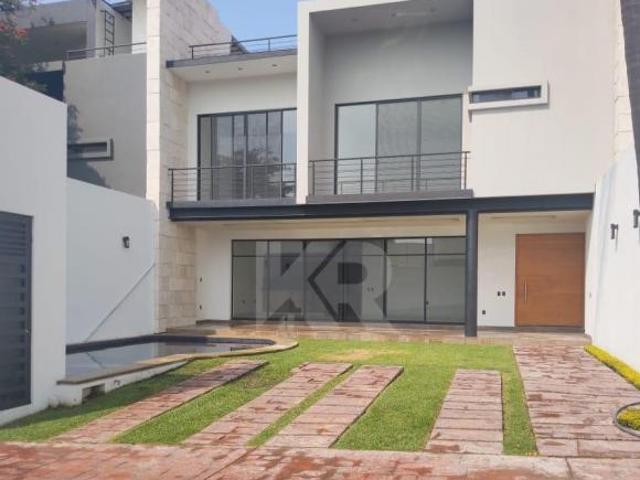 CASA SOLA CON SEGURIDAD NUEVA EN DELICIAS CUERNAVACA MORELOS