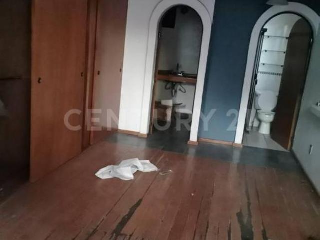 Casa sola a una calle de Czda de Tlalpan