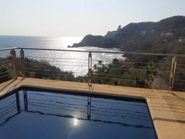 Casa Sola en Brisas del Marqués: Alberca con Vista al Mar y Techos Altos En Venta en Acapulco: 4