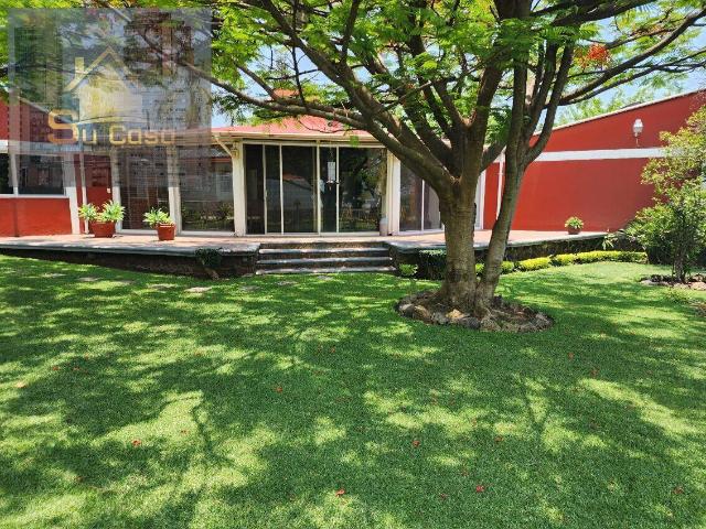 CASA SOLA EN LOMAS DE LA SELVA