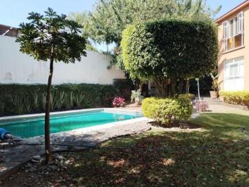 Casa Sola en La Carolina Cuernavaca CRB 1218 Cs