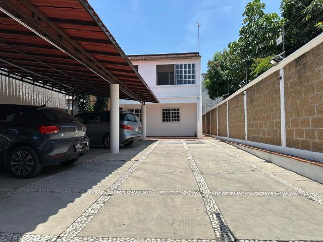 Casa sola en renta, Colonia Vicente Estrada Cajigal, Cuernavaca, Morelos. Cv 6309