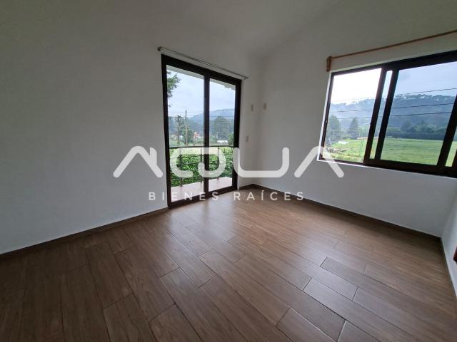 CASA SOLA EN RENTA ACATITLAN