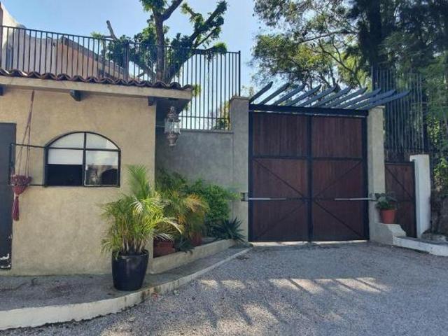 Casa Sola en Tlaltenango Cuernavaca ARI 968 Cs