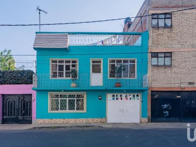 Casa sola en venta en col. 20 de noviembre, Venustiano Carranza, CDMX