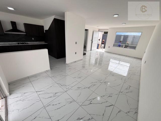 Casa Sola en venta en San Miguel Totocuitlapilco, Edo.Mex