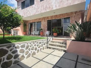 CASA SOLA EN VENTA EN ZONA NORTE EN CUERNAVACA MORELOS