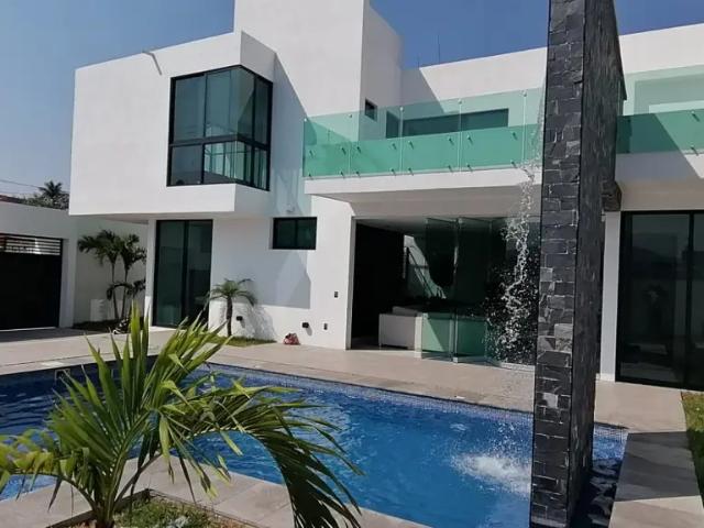 CASA SOLA ESTILO MINIMALISTA