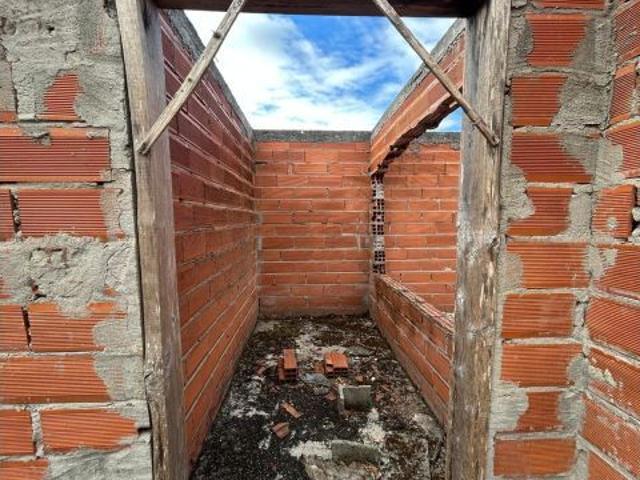 Casa Solar en Construcción con Amplia Parcela y Vistas Espectaculares en Villadecanes