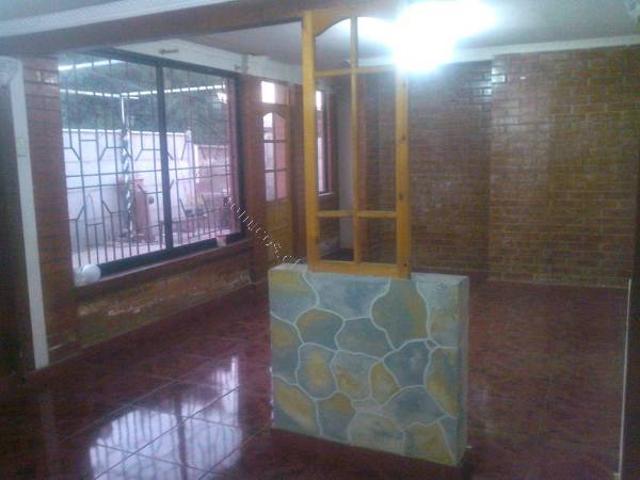 CASA SOLIDA 3D 3B BUEN SECTOR CERCANOA LA METRO ZAPADORES