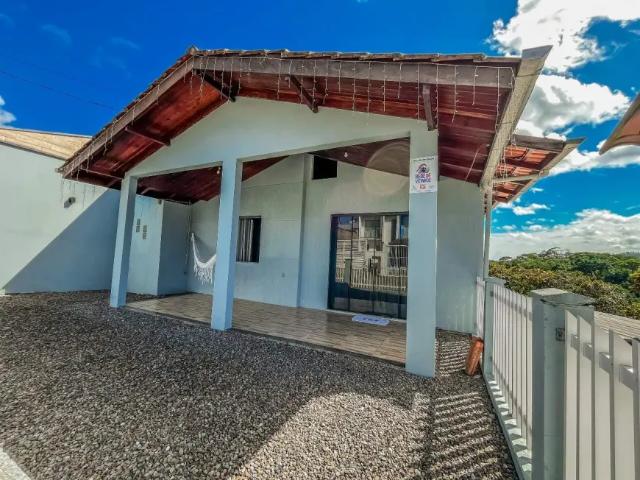 Casa Solta á Venda com 140m² no Bairro Águas Claras em Brusque