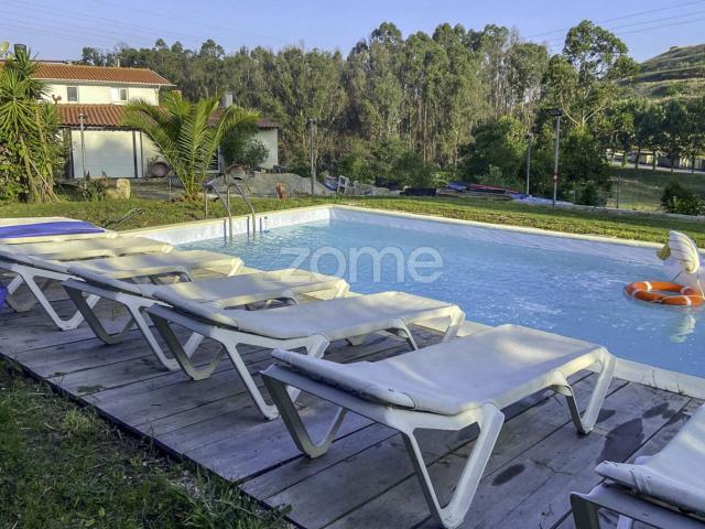 Casa T4 com piscina em Rio Tinto, Porto. Portugal