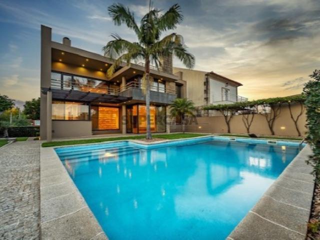 Casa T4 com piscina