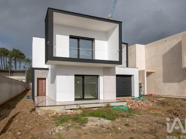 Casa T4 em Maceira de 194,00 m² 194m² Maceira
