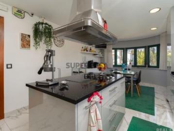 Casa T4 em Caldas da Rainha Santo Onofre e Serra do Bouro de 396,00 m²