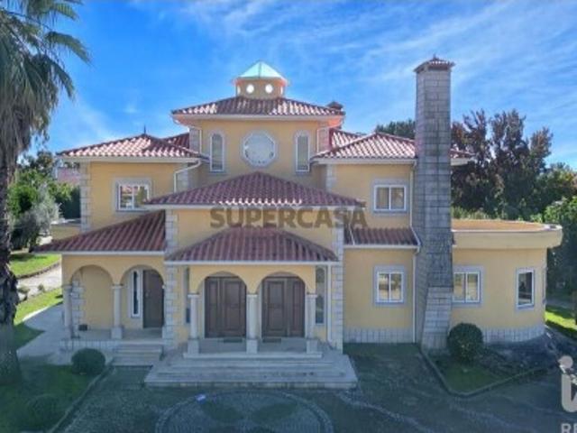 Casa T5 em Adoufe e Vilarinho de Samardã de 644,00 m²