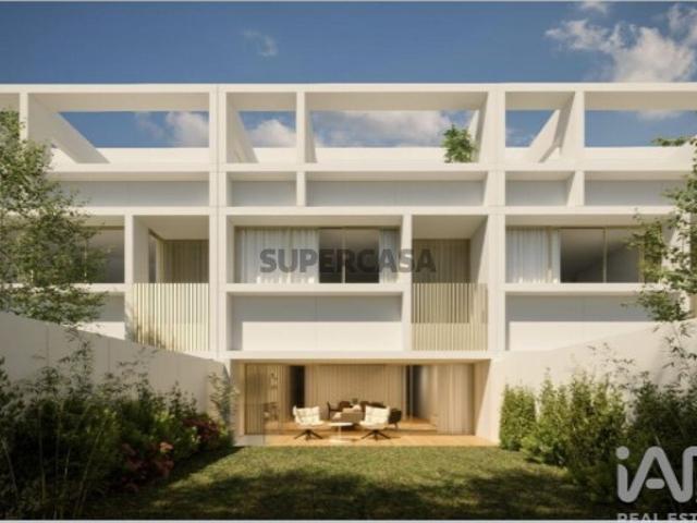 Casa T5 em Alcântara de 403,00 m²