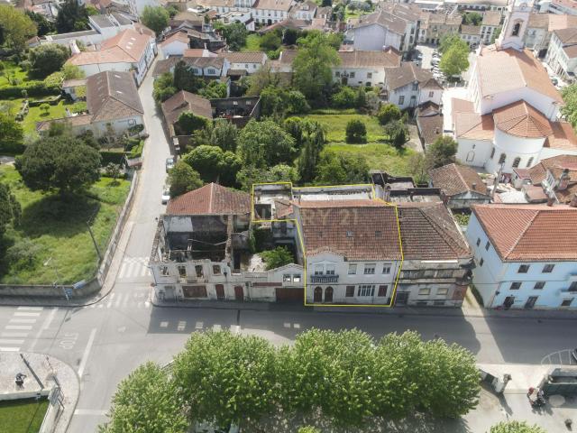 Casa T5 para Recuperação em Lousã, Coimbra 360m²