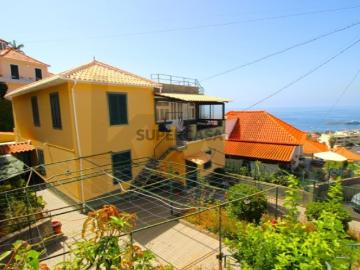 Duas Casas, T9, vista panorâmica, tranquilidade, bom estado conservação, a 2 minutos do centro