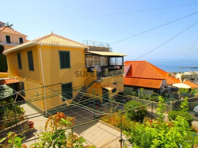 Duas Casas, T9, vista panorâmica, tranquilidade, bom estado conservação, a 2 minutos do centro