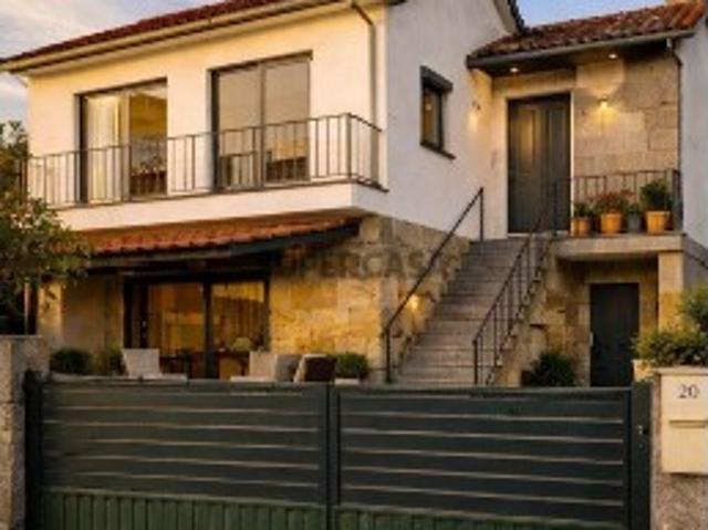 Casa T2 em Covas e Vila Nova de Oliveirinha de 98,00 m²
