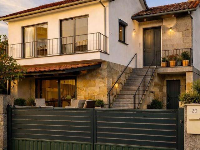 Casa T2 em Covas e Vila Nova de Oliveirinha de 98,00 m²