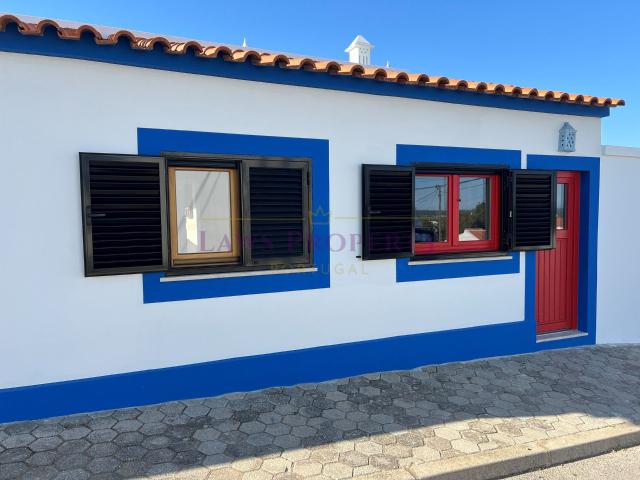 Casa T3+1 em Espiche com Anexo 163m² Luz