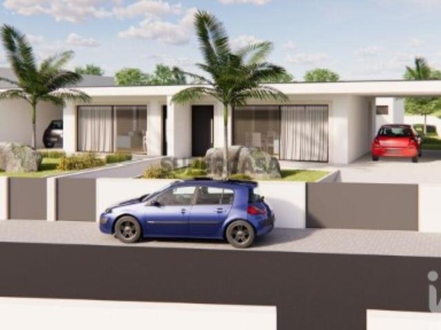 Casa T3 em Alvarães de 146,00 m²