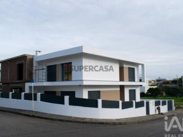 Casa T3 em Amora de 121,00 m²
