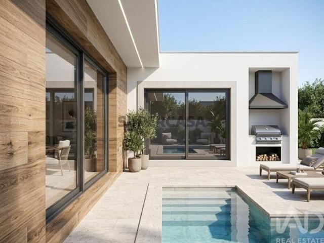 Casa T3 em Fernão Ferro de 150,00 m²