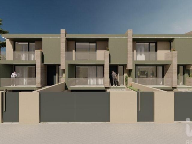 Casa T3 em Fradelos de 200,00 m²