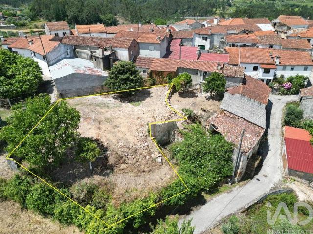 Casa T3 em Lamas de 168,00 m²
