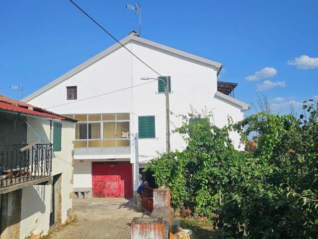Casa T3 em Parada e Faílde de 128,00 m²