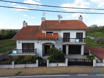 Casa T3 em Sabugal e Aldeia de Santo António de 130,00 m²