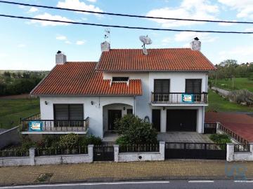 Casa T3 em Sabugal e Aldeia de Santo António de 130,00 m²