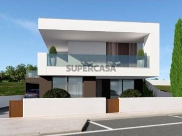 Casa T3 em Tornada e Salir do Porto de 211,00 m²