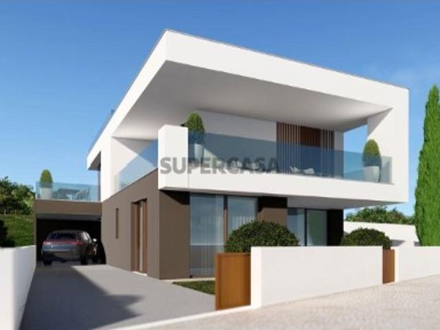 Casa T3 em Tornada e Salir do Porto de 211,00 m²