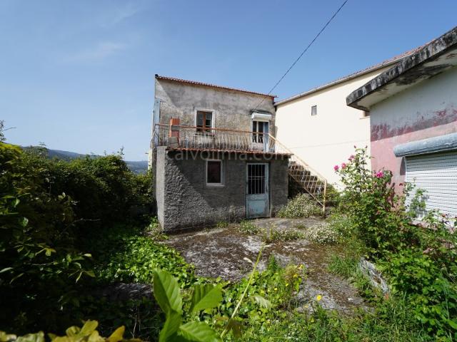 Casa T3 para recuperar, Paderne, Melgaço