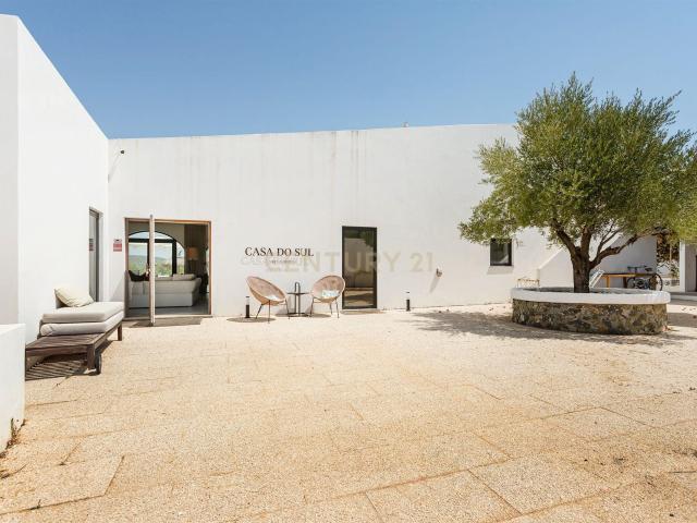 Casa T3 Renovada com 2 Anexos em Boliqueime 140m² Boliqueime