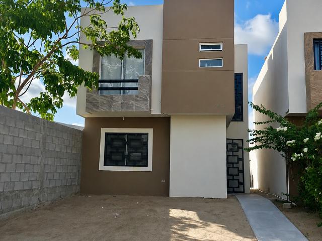 CASA TURQUESA EN RENTA