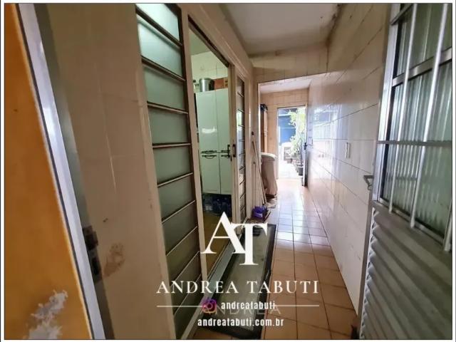 Casa térrea 2 quartos com 2 vagas e edicula 2 dorm, cozinha, sala