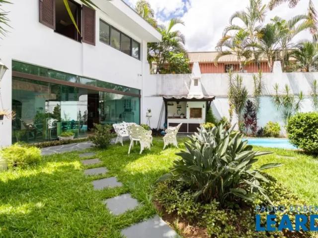 Casa térrea alto de pinheiros sp