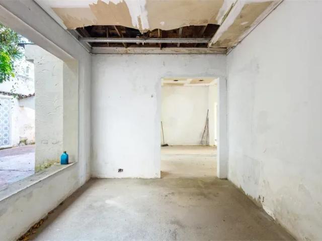 Casa térrea com 2 quartos à venda ou para locação em Paraíso SP