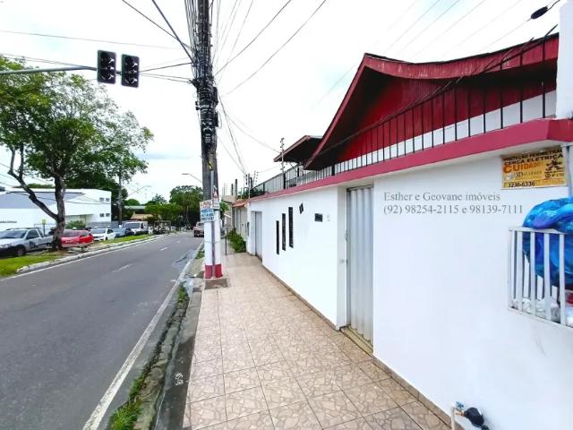 Casa térrea Conjunto Canaã Dom Pedro 3 Quartos 2 Suítes 300,00m²