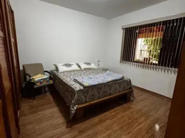 Casa Térrea de Esquina no Bosque dos Eucaliptos Ampla, Charmosa e com Área de Lazer Completa!