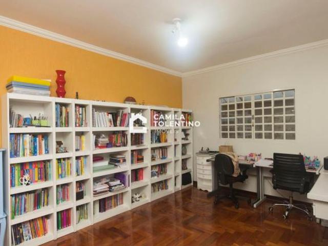 Casa Térrea em excelente localização